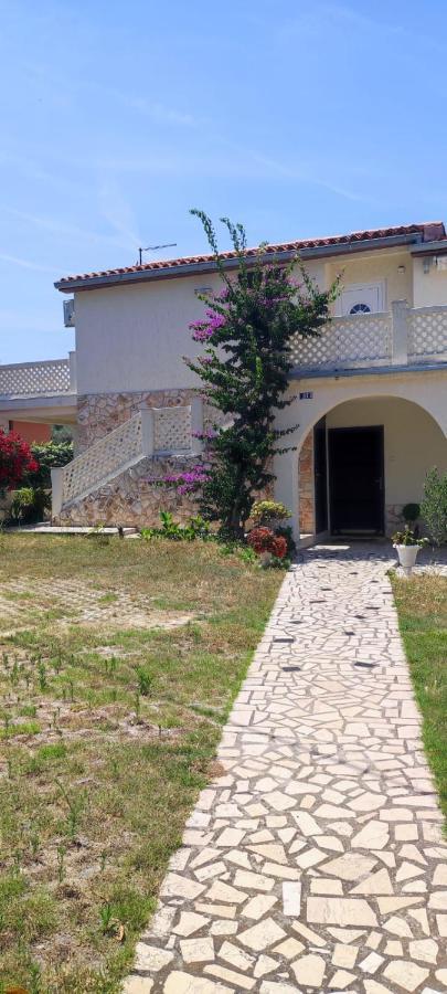 Villa Kadinela, 200M From Kamenjak, Huge Quiet Garden With Barbecue, 2 New Kitchens Premantura Dış mekan fotoğraf