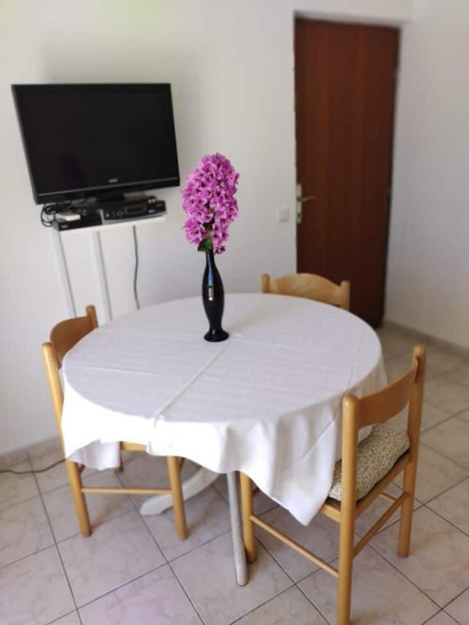 Villa Kadinela, 200M From Kamenjak, Huge Quiet Garden With Barbecue, 2 New Kitchens Premantura Dış mekan fotoğraf
