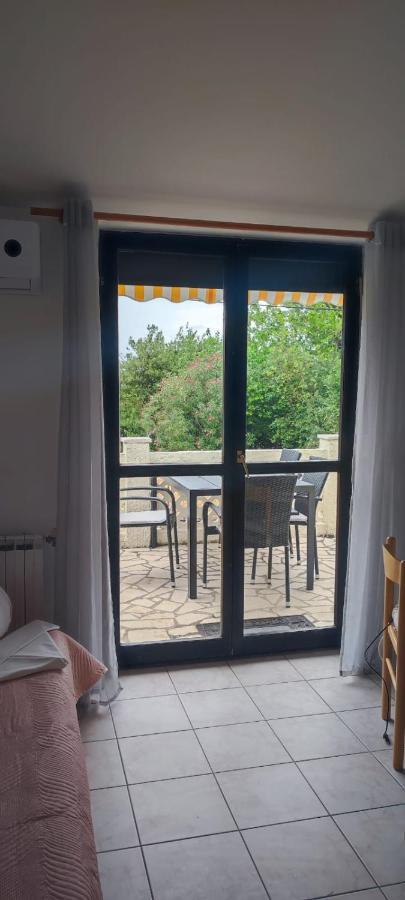 Villa Kadinela, 200M From Kamenjak, Huge Quiet Garden With Barbecue, 2 New Kitchens Premantura Dış mekan fotoğraf