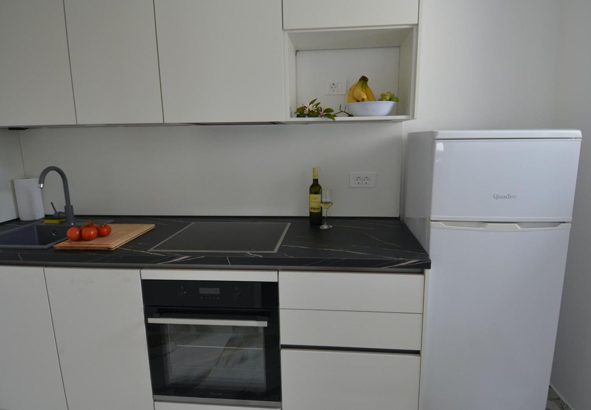 Villa Kadinela, 200M From Kamenjak, Huge Quiet Garden With Barbecue, 2 New Kitchens Premantura Dış mekan fotoğraf